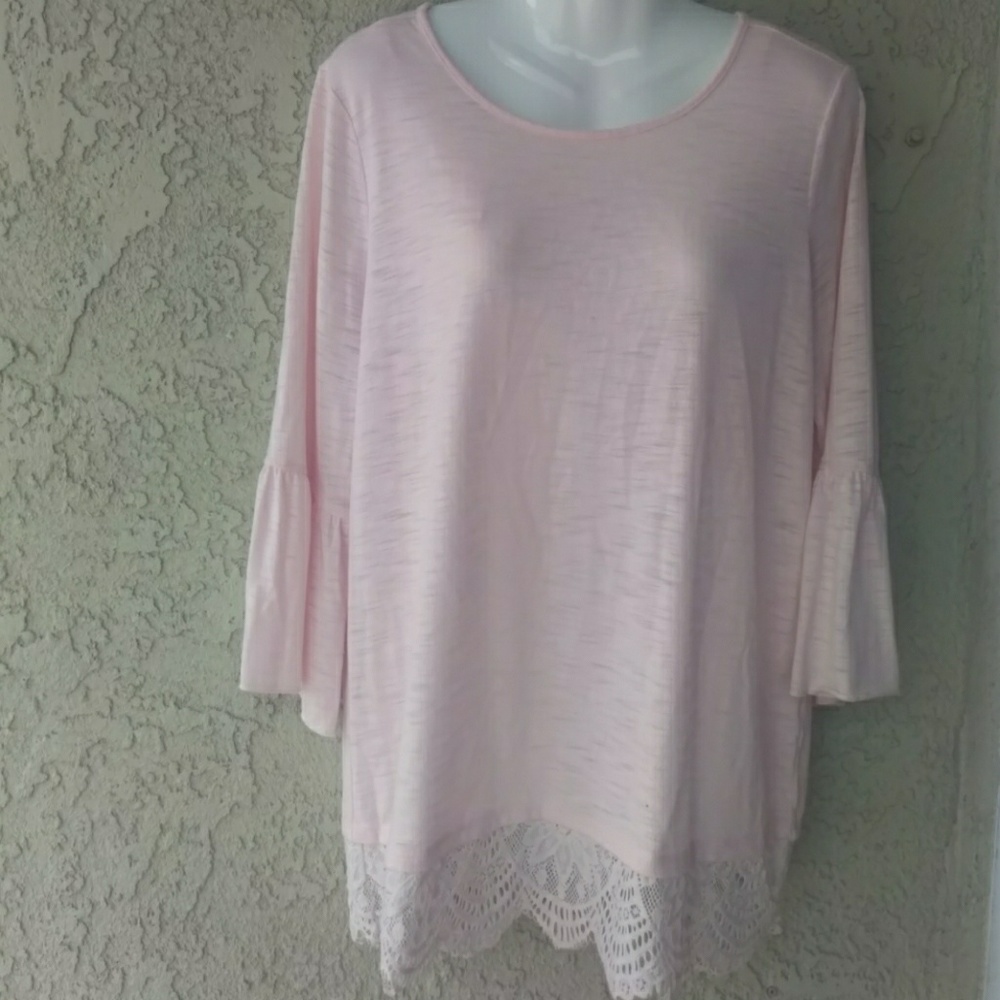 LC Lauren Conrad blush pink keyhole back lace hem